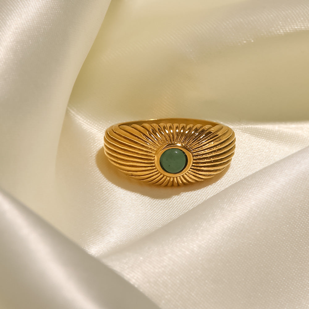 Anillo con diseño de sol geométrico estilo punk para mujer, fabricado en acero inoxidable con baño de oro de 18 quilates e incrustaciones de piedra verde natural