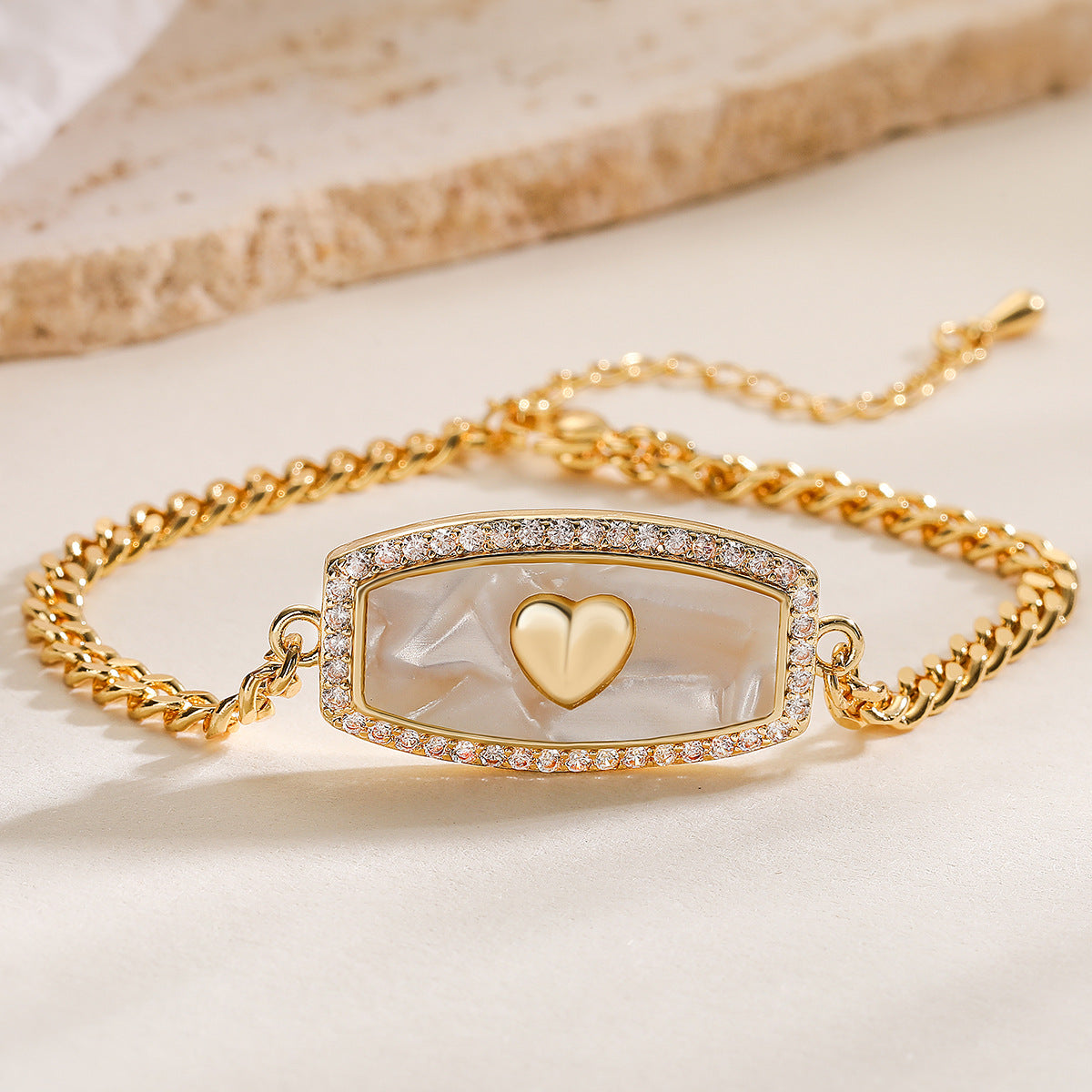 Vintage Luxury 18K Gold Plated Brass Heart Cubic Zirconia Bracelet for Women