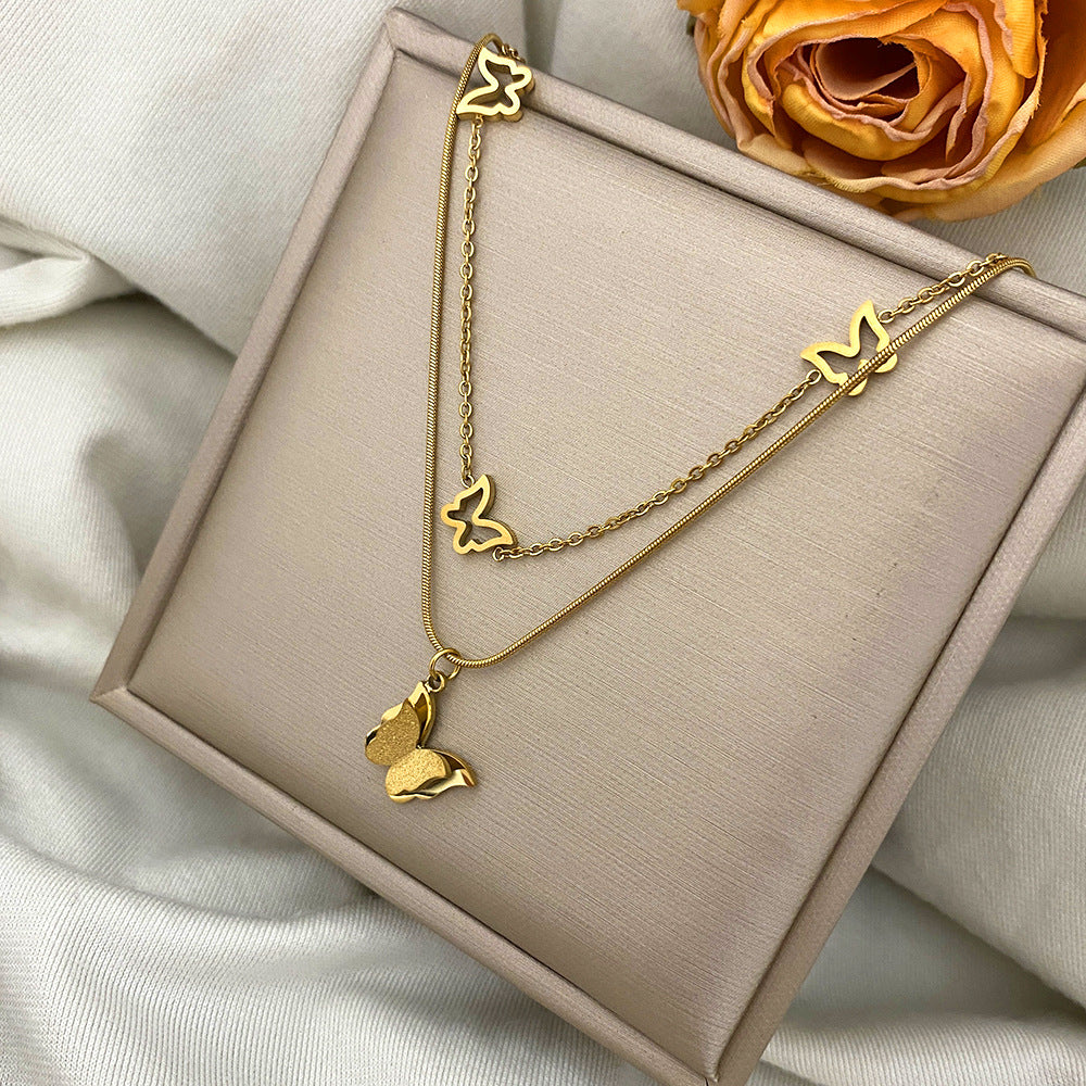 Minimalist Clover Pendant Necklace for Women in Titanium Steel with Gold Plating on O-Chain Adjustable Layered Locket Style
