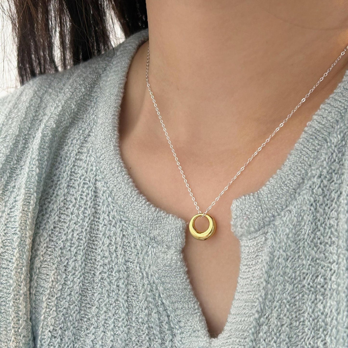 Minimalist Geometric Round Circle Necklace in 925 Sterling Silver with Plated Finish
