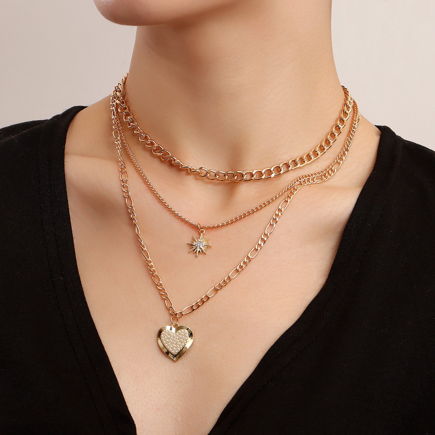 Punk Style Heart-Shaped Alloy Pendant Necklace for Women with Plated Finish and Clavicle Chain