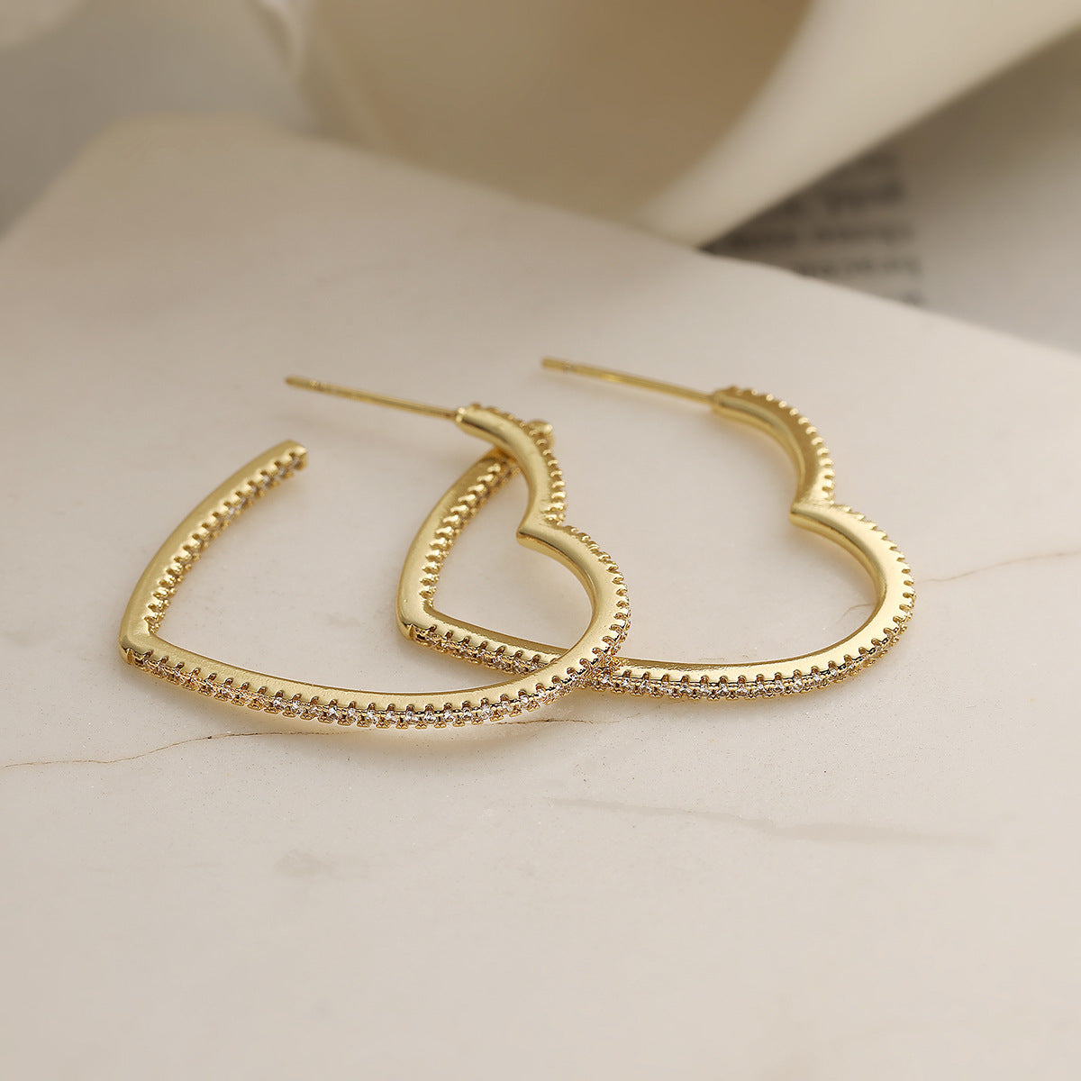 Vintage Elegant 18K Gold Plated Brass Heart Geometric Hoop Earrings with Cubic Zirconia for Women
