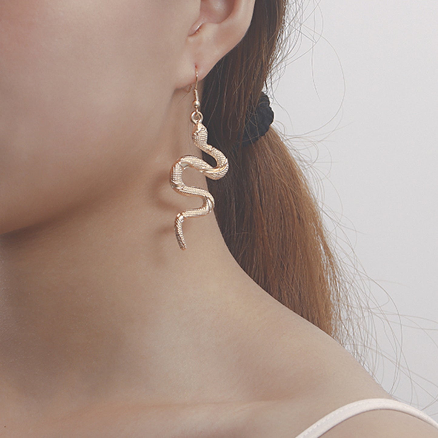 Vintage Snake-Shaped Alloy Ear Cuffs with Electroplated Finish for Women