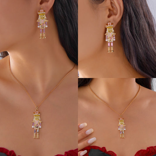 Collar con Colgante de Cascanueces Temático de Navidad en Aleación con Detalles de Diamantes de Imitación, Estilo Dulce y Festivo para Fiestas Navideñas y Regalos