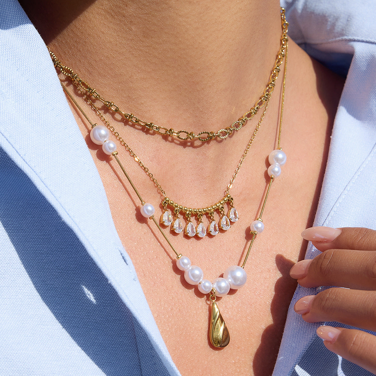 Collana da donna minimalista a goccia in acciaio al titanio con placcatura in oro sottovuoto PVD