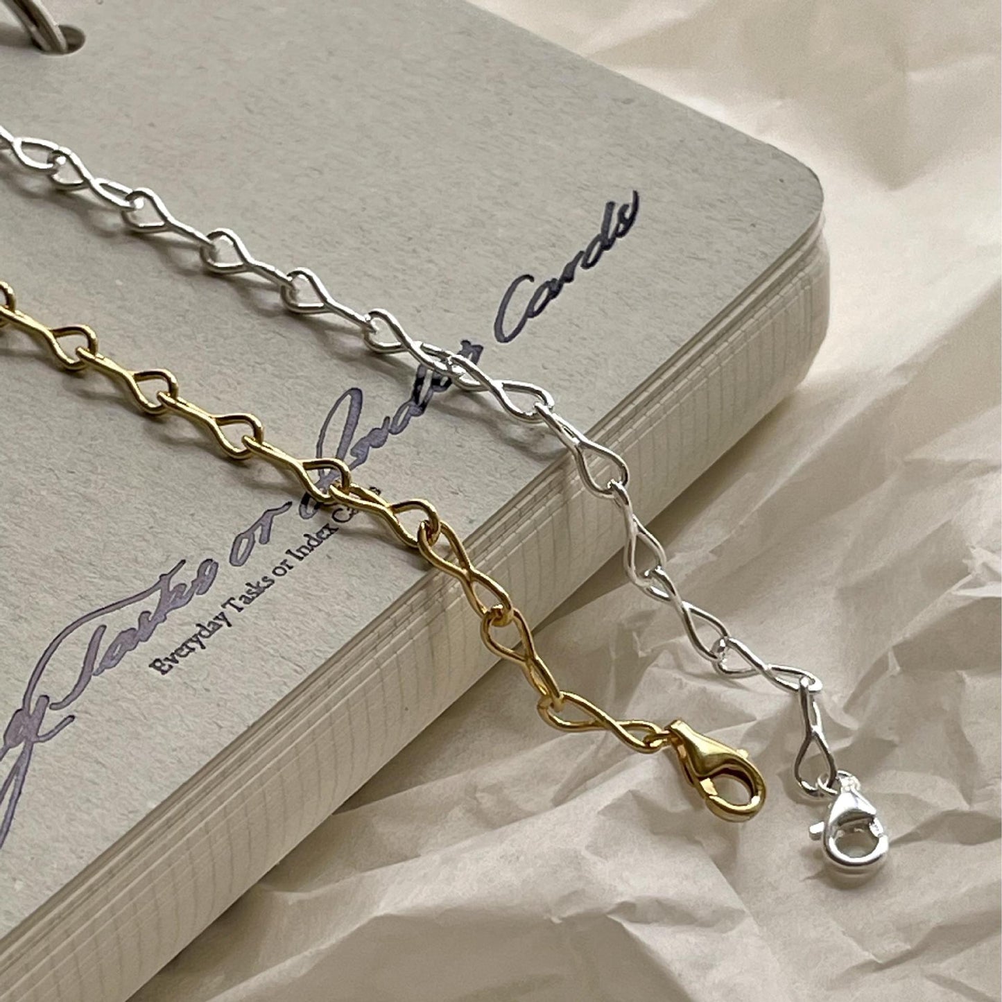 Bracciale Minimalista Geometrico in Argento Sterling S925 con Zirconia Cubica