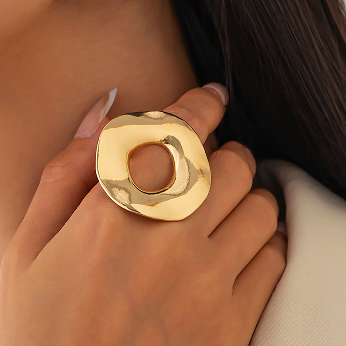 Orecchini a Cerchio Minimalisti Geometrici Lucidi in Metallo con Finitura Galvanica da Donna