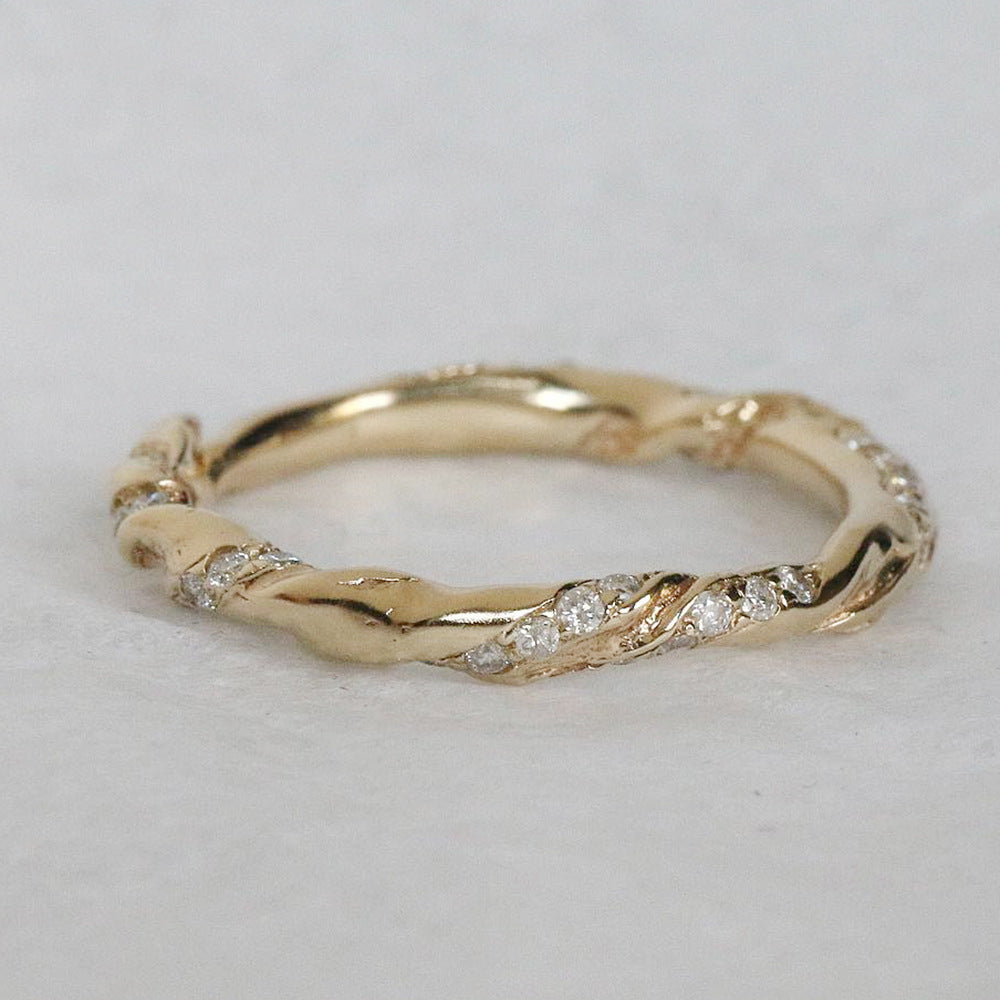 Anello Geometrico Minimalista da Donna in Rame con Intarsio di Zirconi Arcobaleno