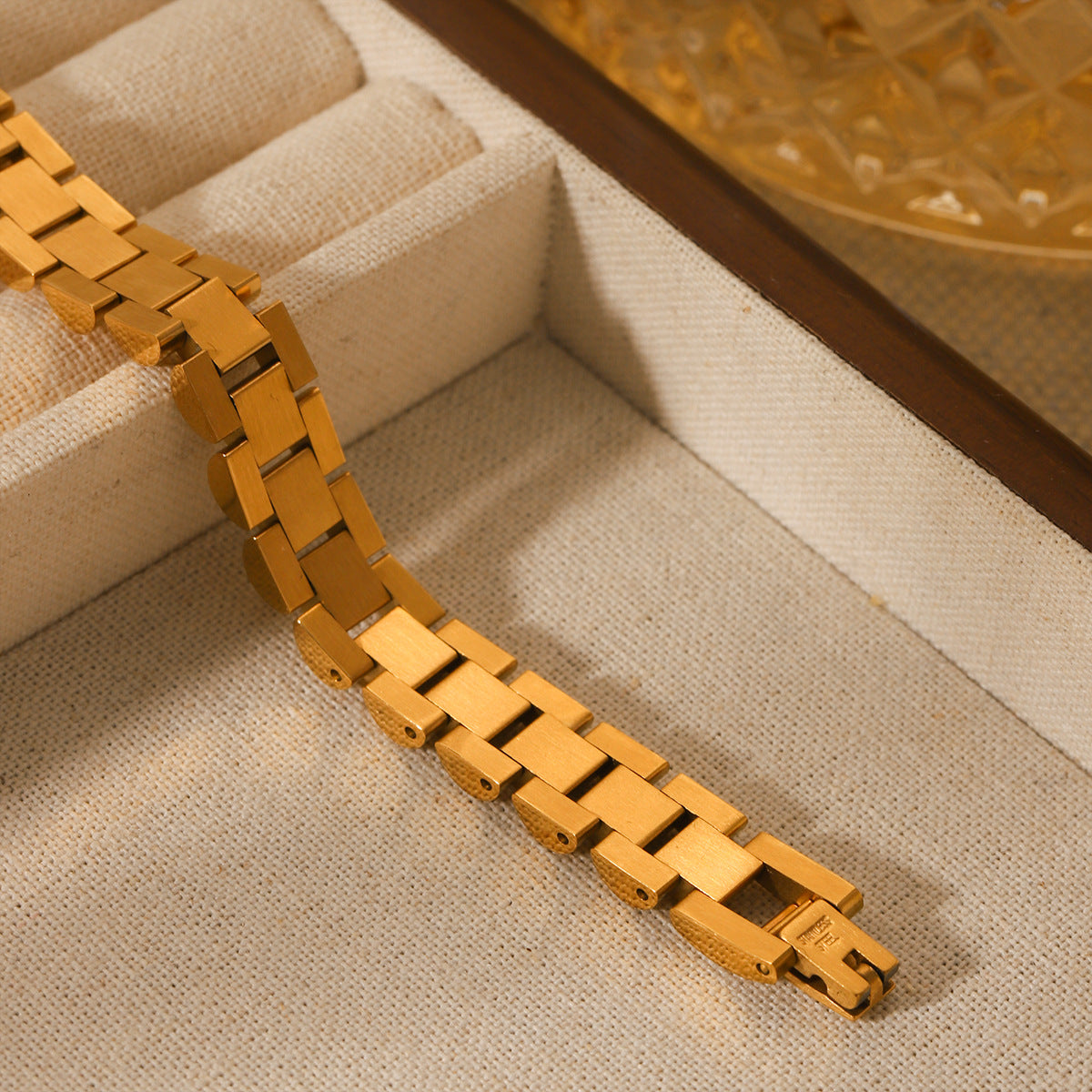 Bracciale da donna a catena per orologio in acciaio inossidabile placcato oro 18 carati, dal design geometrico minimalista di lusso