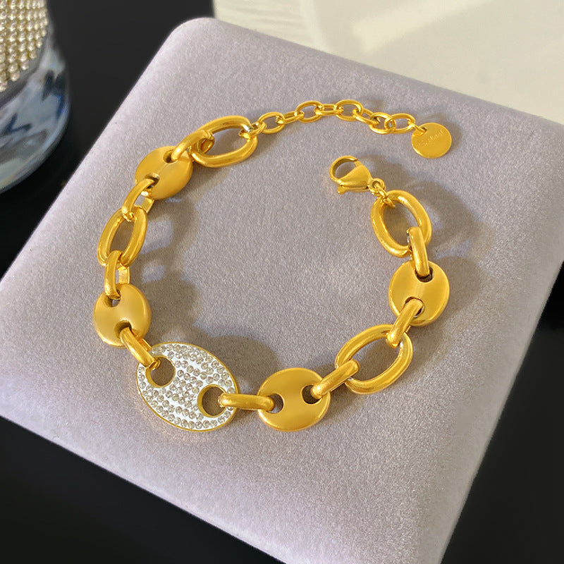 Light Luxury Titanium Steel Plated Rhinestone Pig Bracelet with Smile Detail