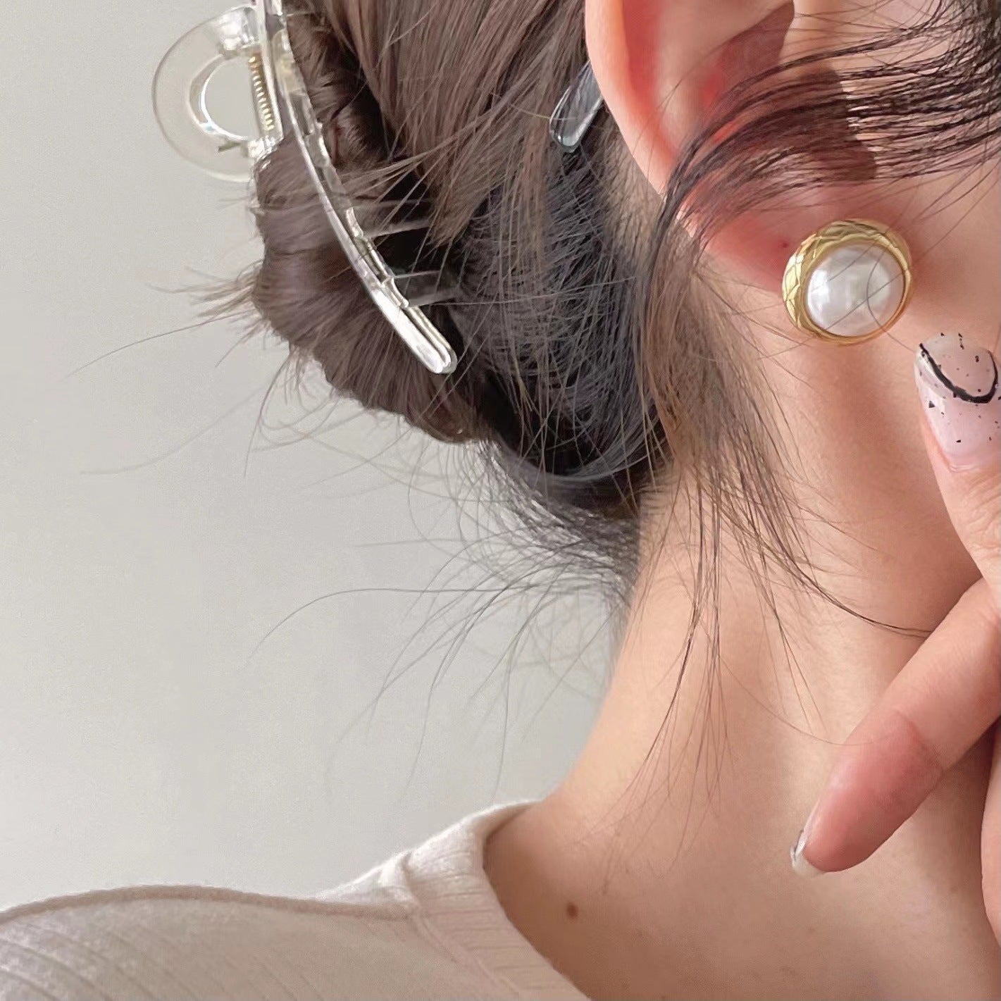Pendientes Minimalistas de Perlas Naturales en Plata de Ley 925 con Baño de Oro