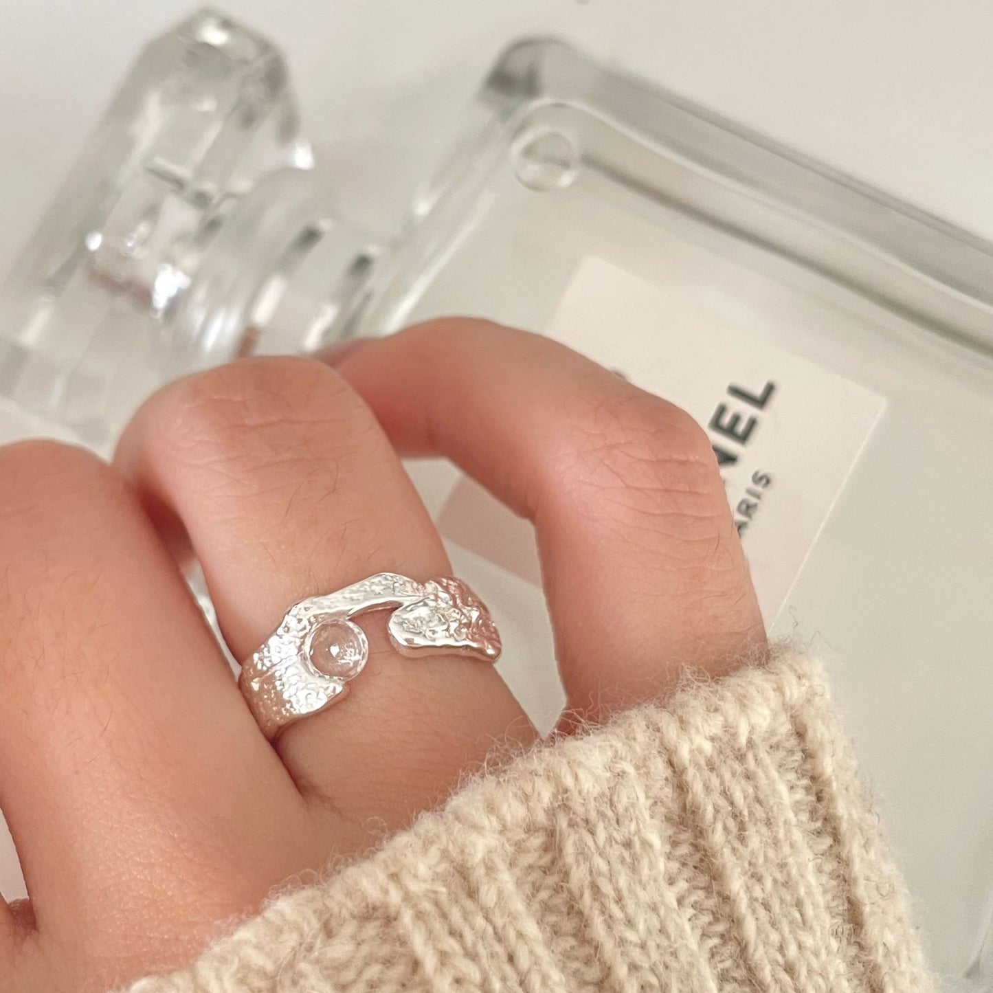 Minimalist Irregular Geometric Shape S925 Sterling Silver Ring for Women with Zircon Inlay and Textured Wrinkle Detail