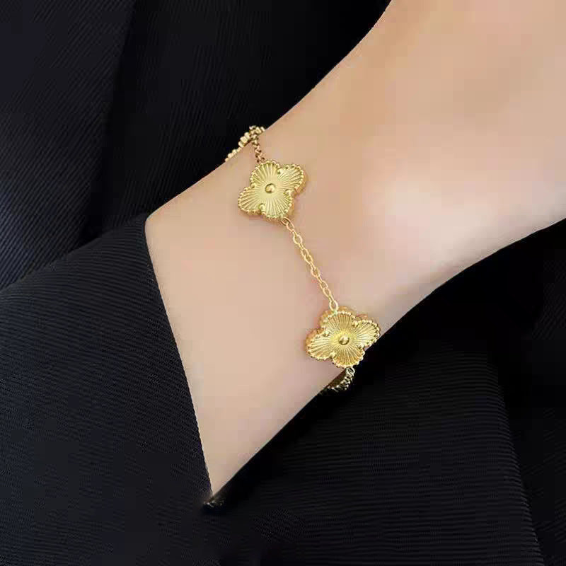 Minimalist Clover-Shaped Titanium Steel Bracelet with Gold Plating for Women and Men