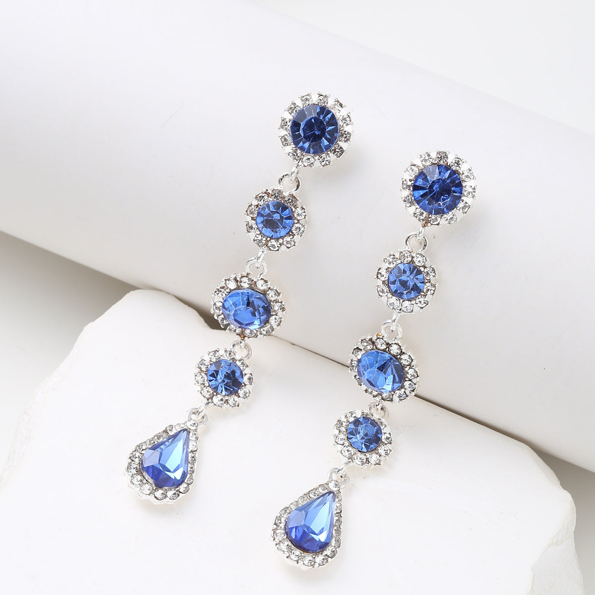 Fashionable Retro Tassel Earrings for Women with Crystal Inlay in Alloy, Teardrop and Geometric Shape, Minimalist and Versatile Design