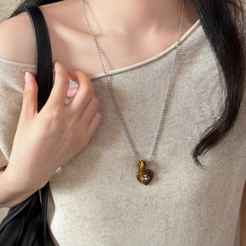 Collana con Ciondolo Vintage a Occhio di Tigre Geometrico Placcata Oro 18K Lunga per Maglione da Donna