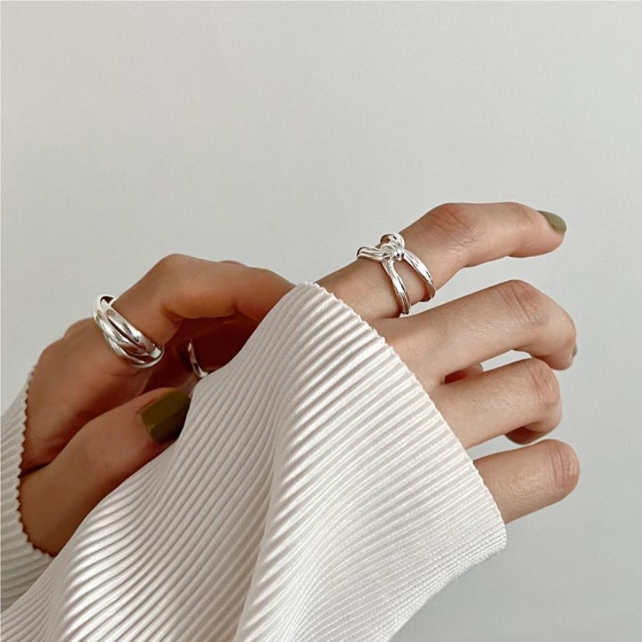 Anello Nodo Minimalista da Donna in Argento Sterling 925 con Design Geometrico