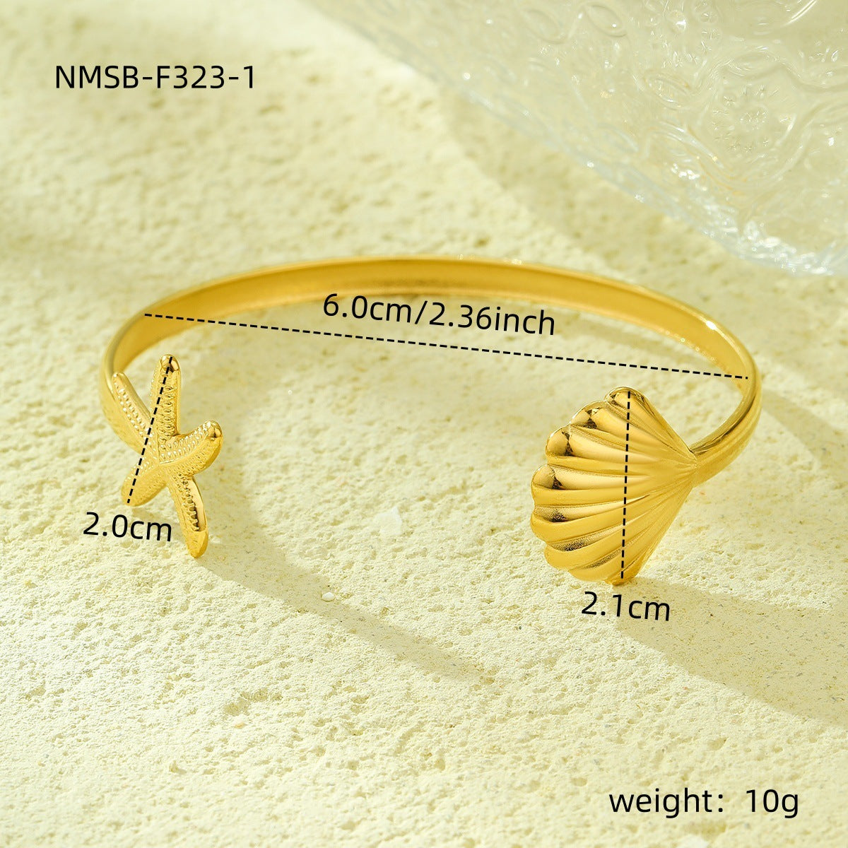 Elegante Pulsera Ajustable de Acero de Titanio para Mujer con Diseño de Concha de Vieyra y Acabado Bañado