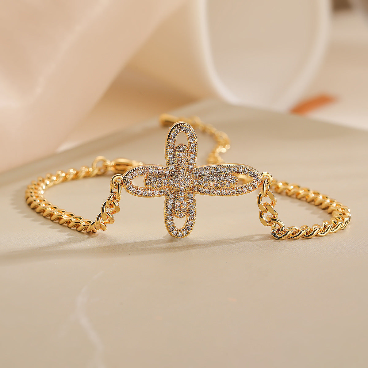 European American Light Luxury 18K Gold Plated Copper Micro-Paved Zircon Cross Geometric Cuban Chain Bracelet for Women