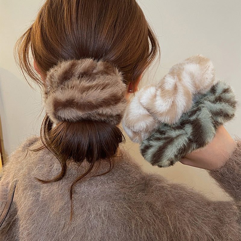 Morbido Elastico per Capelli in Peluche da Donna con Fascia Elastica e Design Rotondo Minimalista per un look Casual e da Ufficio