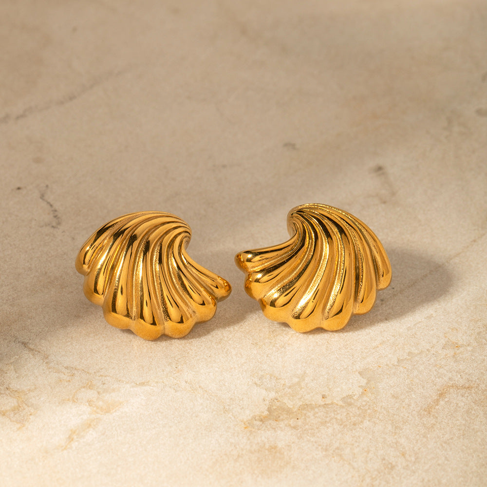Geometric Titanium Steel Earrings with 18K Gold Plating, Shell-Shaped Studs for Women, Fashionable and Versatile Ear Jewelry