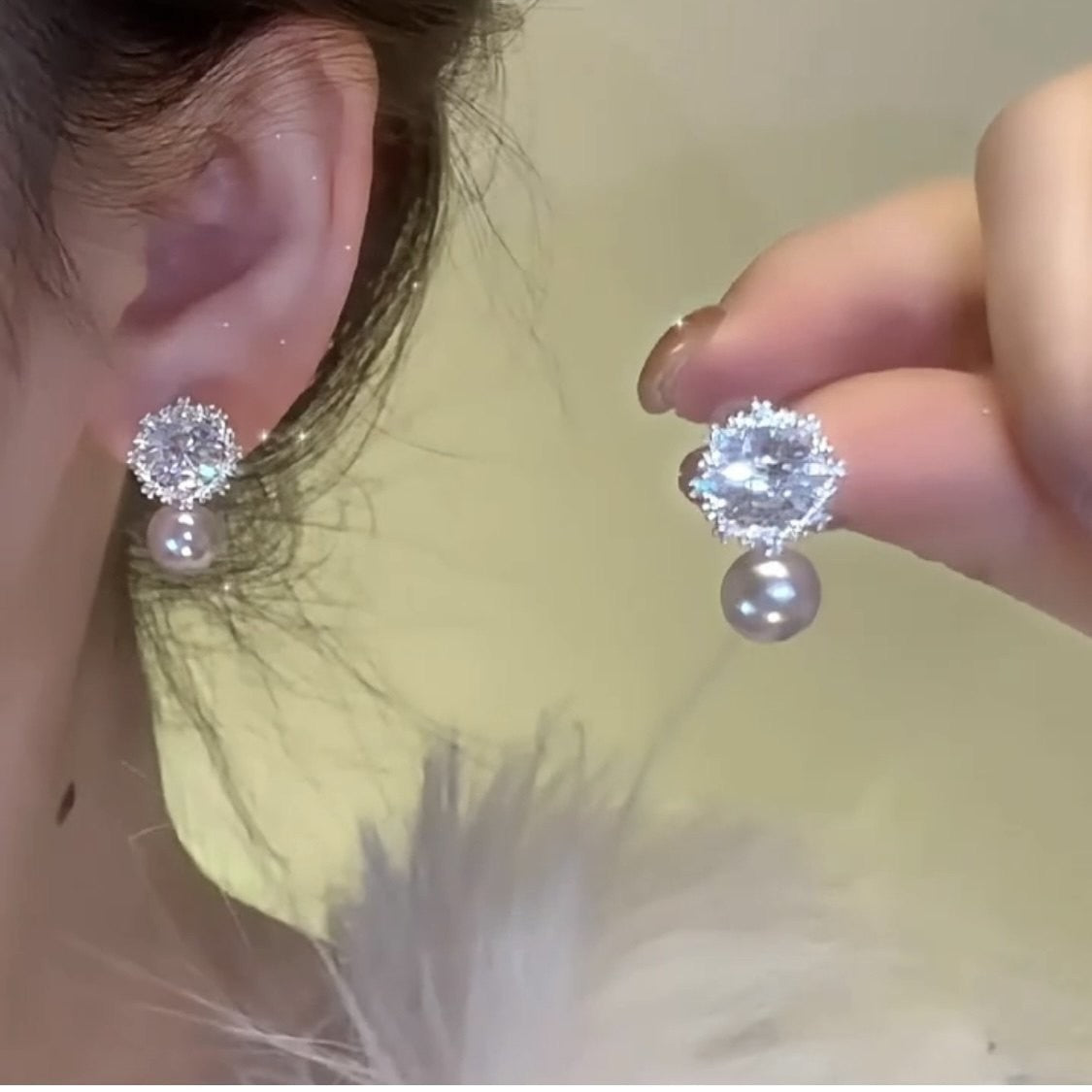 Orecchini da donna vintage eleganti a forma di stella geometrica con perle simulate e zirconi, perni in acciaio placcato