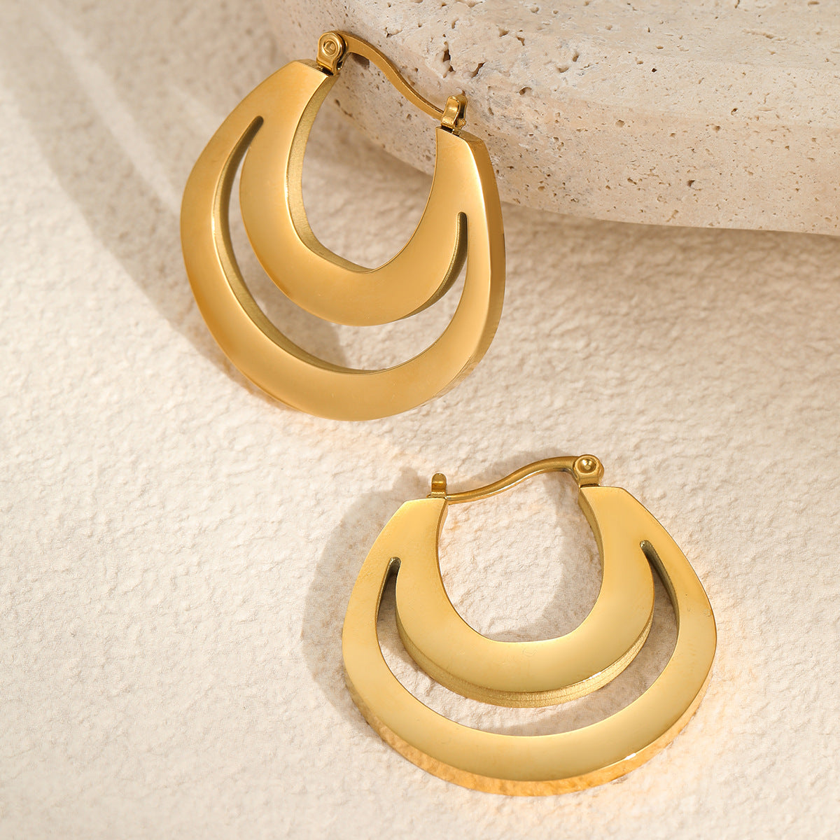 Minimalist Geometric Stainless Steel Earrings with 18K Gold Plating for Women — Fashionable Office-Ready Elegant Hoop and Circle Design