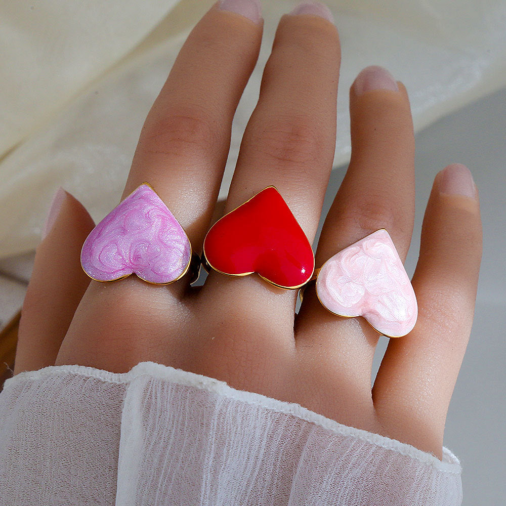 Anillo Ajustable de Acero de Titanio con Forma de Corazón Minimalista para Mujer con Acabado Chapado, Diseño Elegante y Versátil