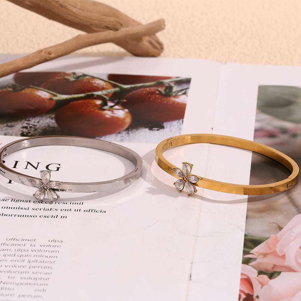 Elegant Business 18K Gold Plated Stainless Steel Floral Geometric Diamond Bangle for Women