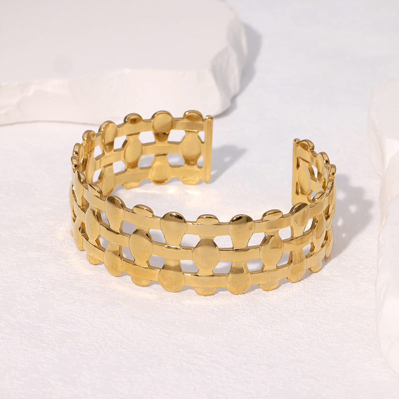 Geometric Vintage French-Style Hollow Stainless Steel Braided Texture Cuff Bracelet with Gold Plating Fade-Resistant Finish