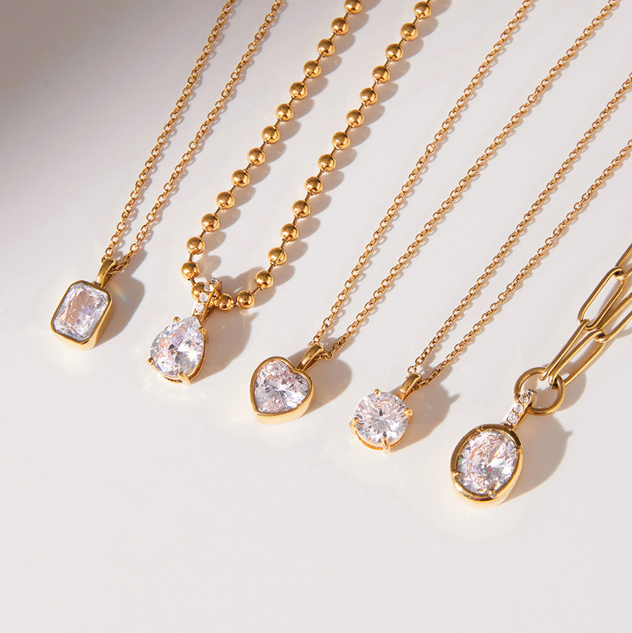 Collana da donna in acciaio al titanio placcato oro 18 carati con zirconi geometrici di lusso