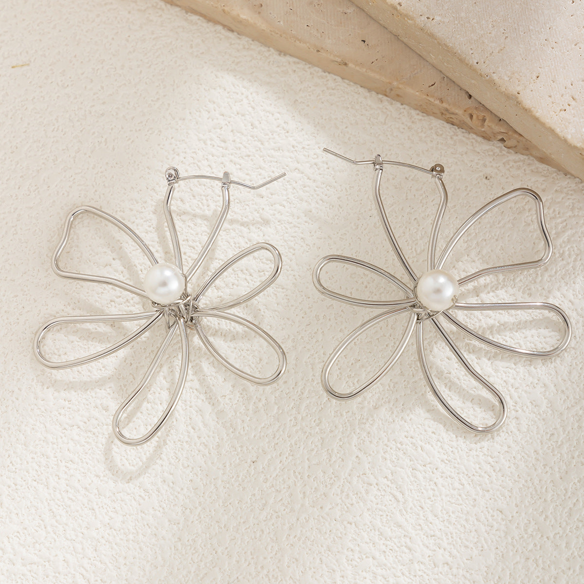 Vintage-Inspired Geometric Pearl-Style Rhinestone-Embellished Floral Sunburst Earrings for Women