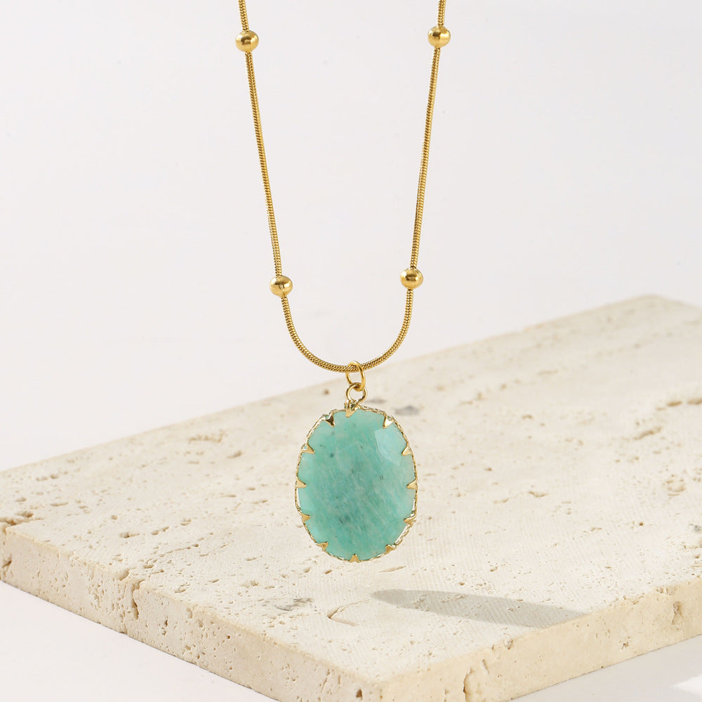 Collar de mujer vintage de lujo ligero con óvalo de turquesa y chapado en oro de 18 quilates de acero inoxidable