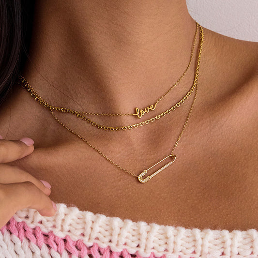 Collana minimalista a forma di graffetta in acciaio al titanio con placcatura sottovuoto da donna, catena a clavicola in acciaio inossidabile ipoallergenico