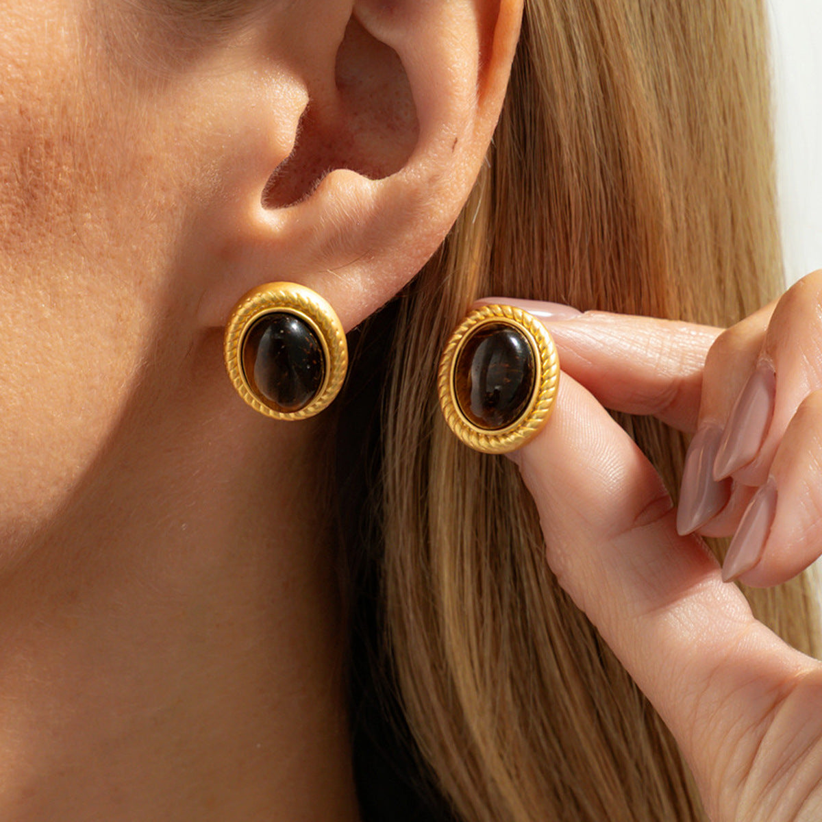 Vintage French Court Style Oval Geometric Zinc Alloy Plated Earrings for Women
