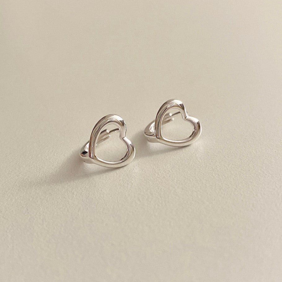 Minimalist Heart-Shaped 925 Sterling Silver Hoop Earrings with Handcrafted Finish for Women