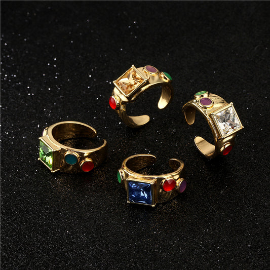 Anello da donna in stile bohémien in rame dalla forma geometrica con zirconi micro-pavé e placcatura in oro 18 carati