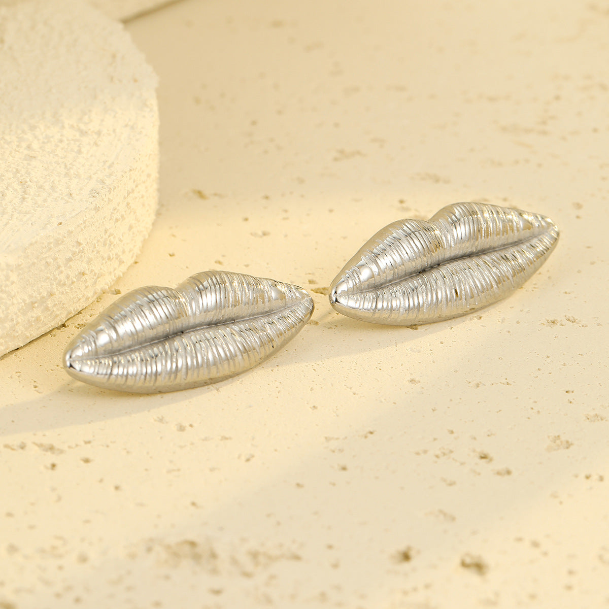 Vintage Style Lip-Shaped Stainless Steel Earrings with Plating Finish for Women