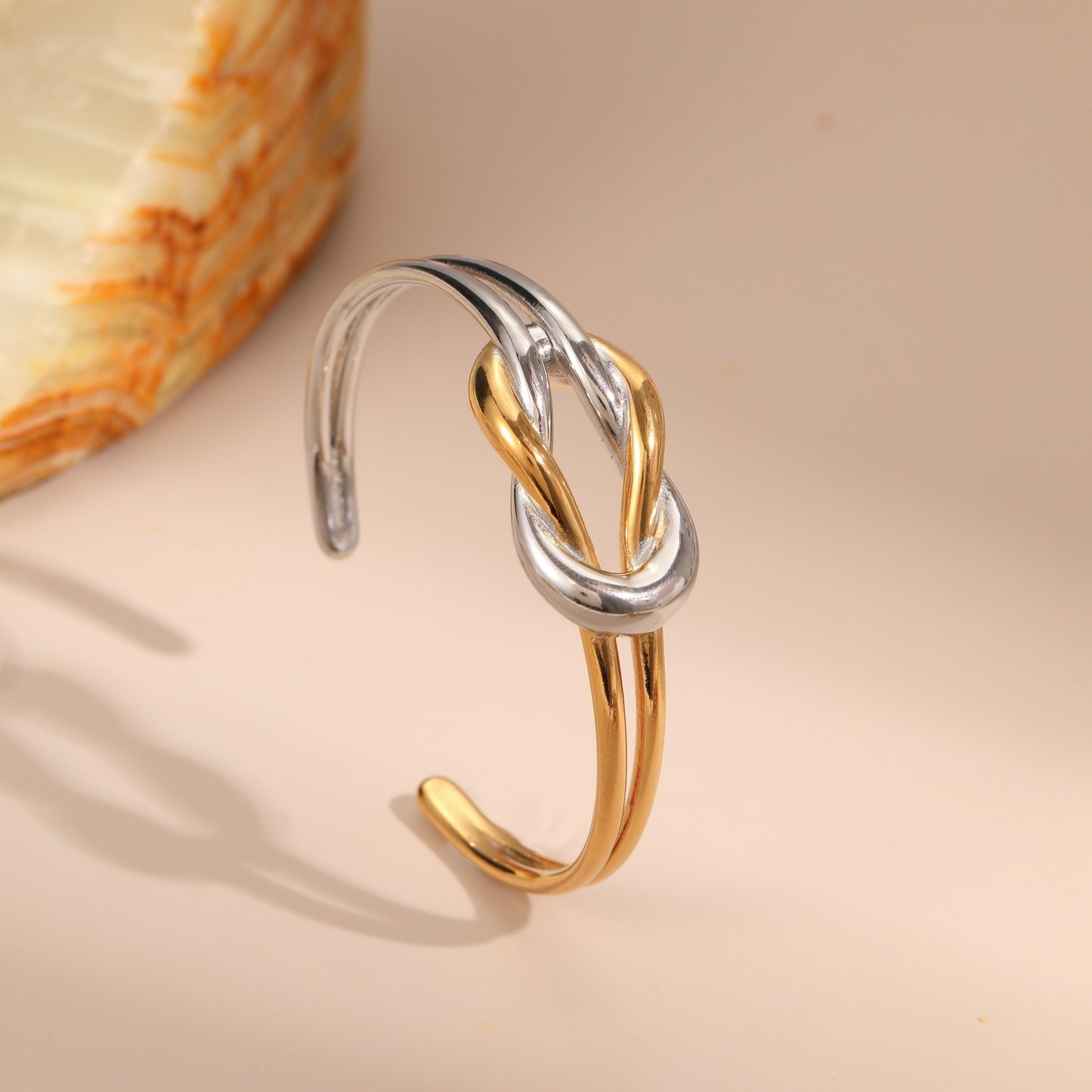 Fashionable Geometric Stainless Steel Bracelet with Gold and Silver Plating for Women
