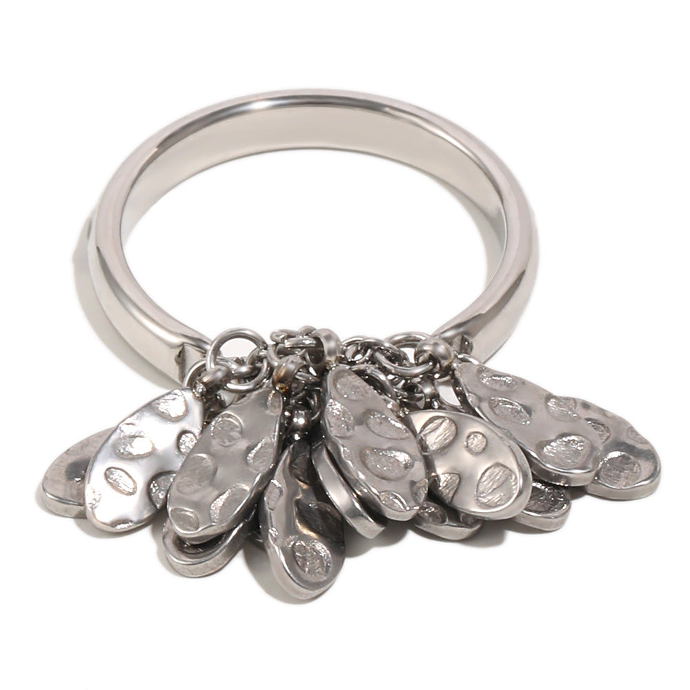 Anello da donna in acciaio inossidabile placcato oro 18 carati con trama martellata geometrica minimalista