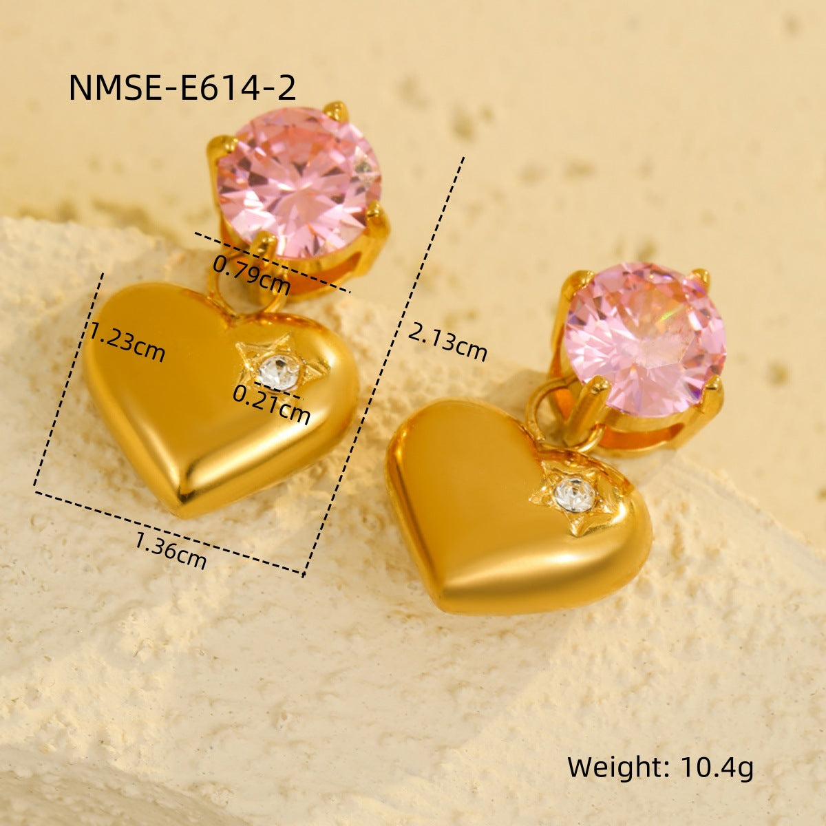 Orecchini a Cuore in Acciaio Inossidabile Stile Vintage con Placcatura in Oro e Intarsio di Zirconi Cubici