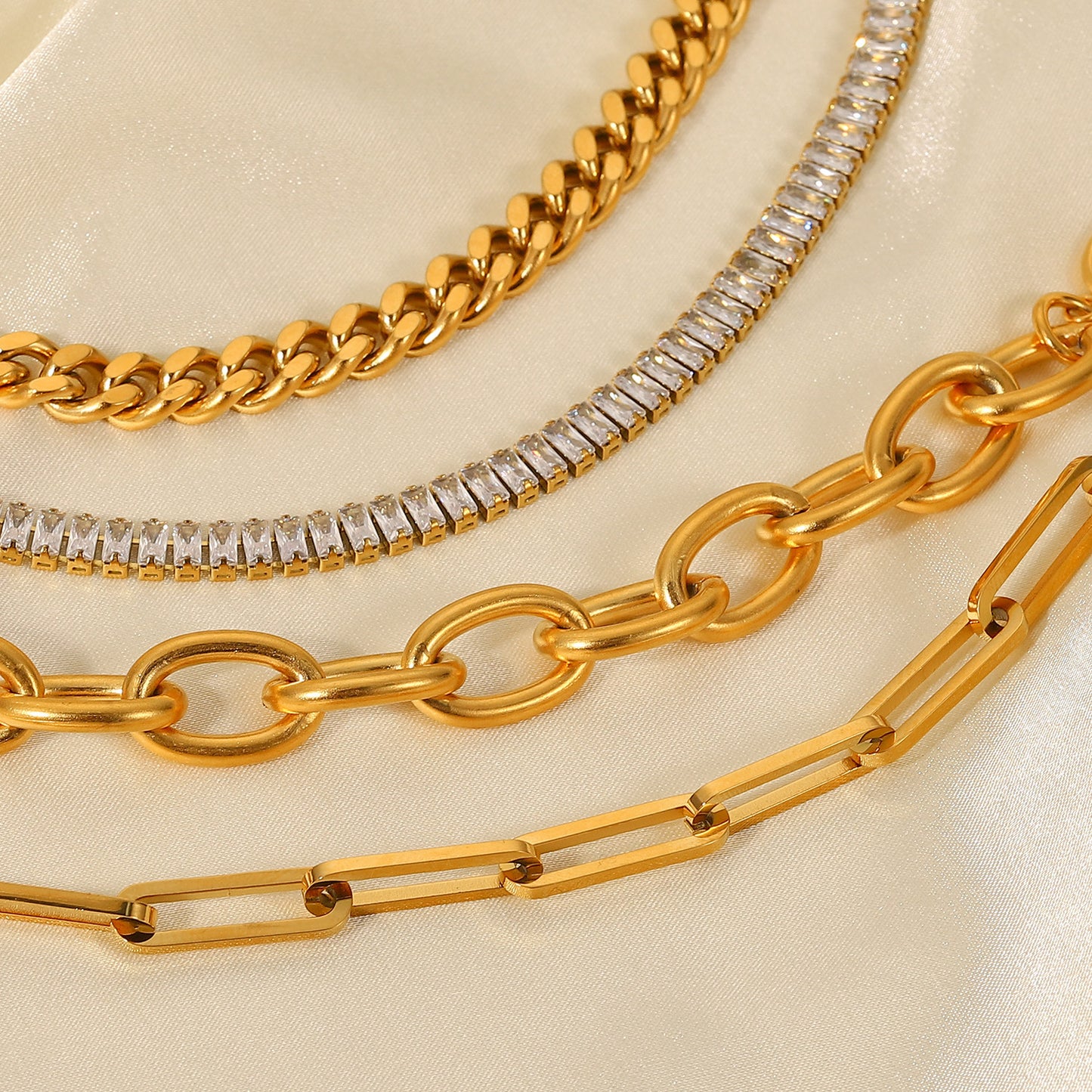 Fashion 18K Gold Plated Stainless Steel Cuban Link Bracelet with Geometric Cross Design for Women