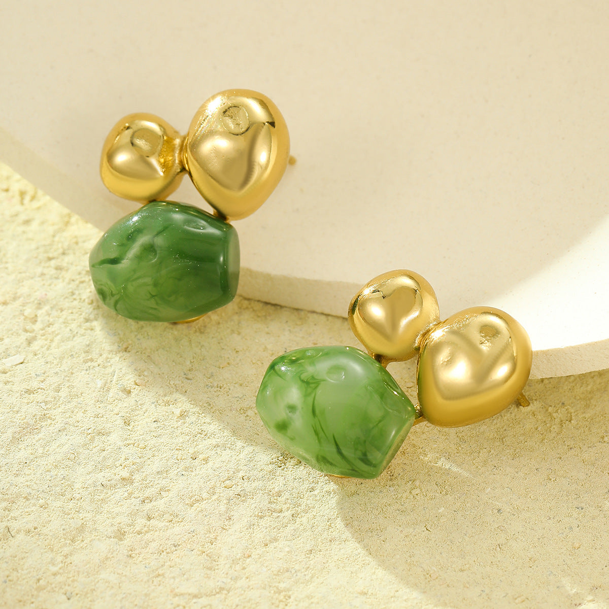 Orecchini Vintage in Acciaio Inossidabile a Forma di Fiocco con Intarsio in Resina e Placcatura Sottovuoto in Oro 18K