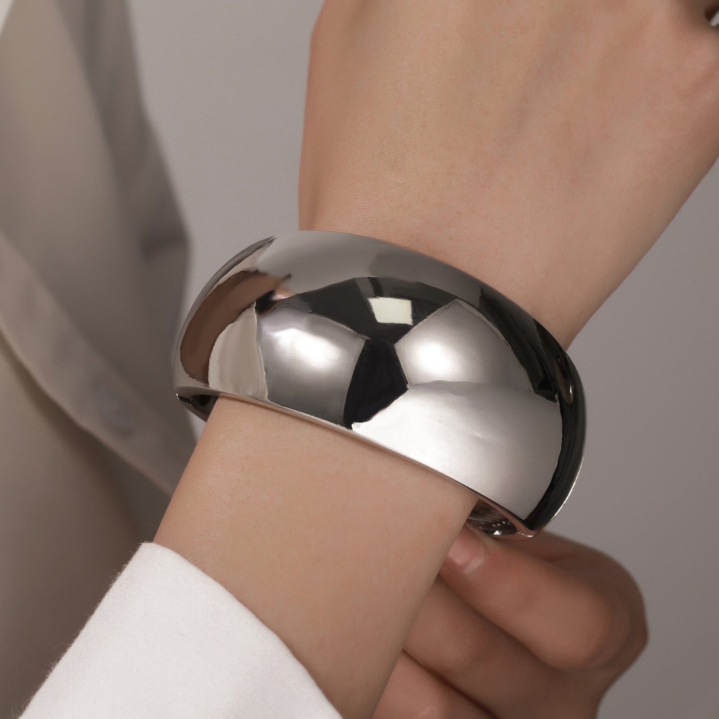 Set di bracciali a polsino largo irregolari geometrici in stile punk da donna, placcati in lega con finitura metallica