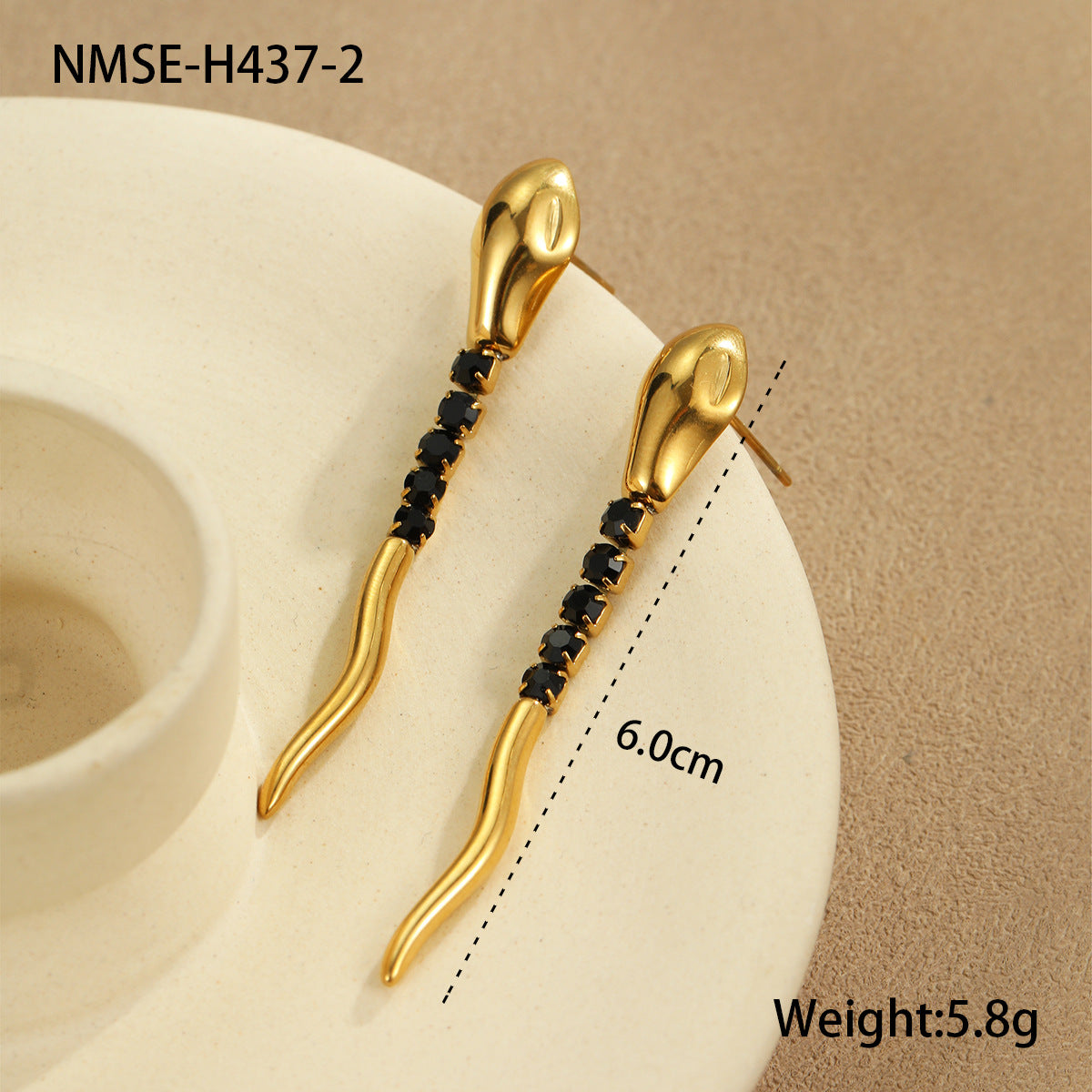 Set di orecchini, bracciale e anello da donna in acciaio al titanio a forma di serpente, placcato e alla moda