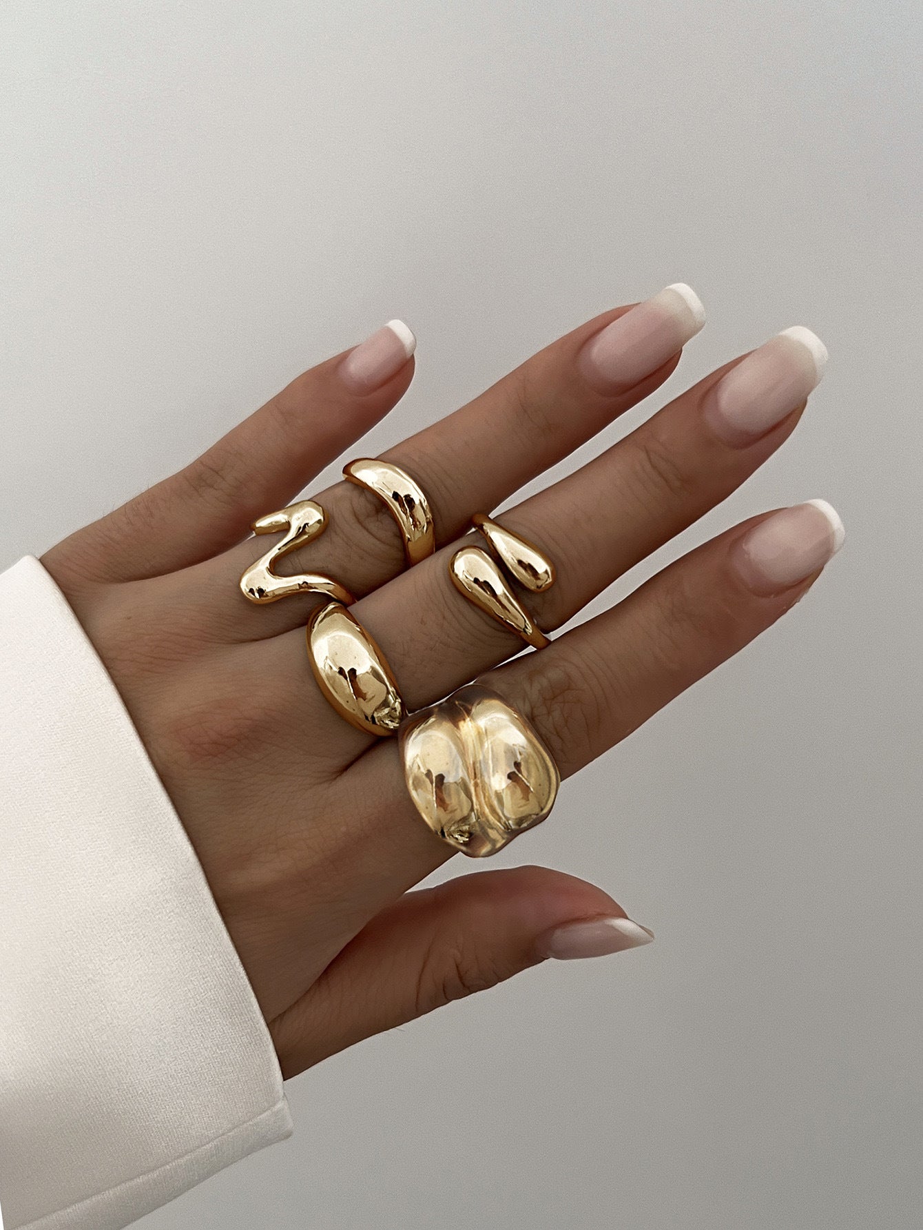 Anello Aperto Regolabile in Lega Placcata con Motivo Geometrico Liquido Lava da Donna