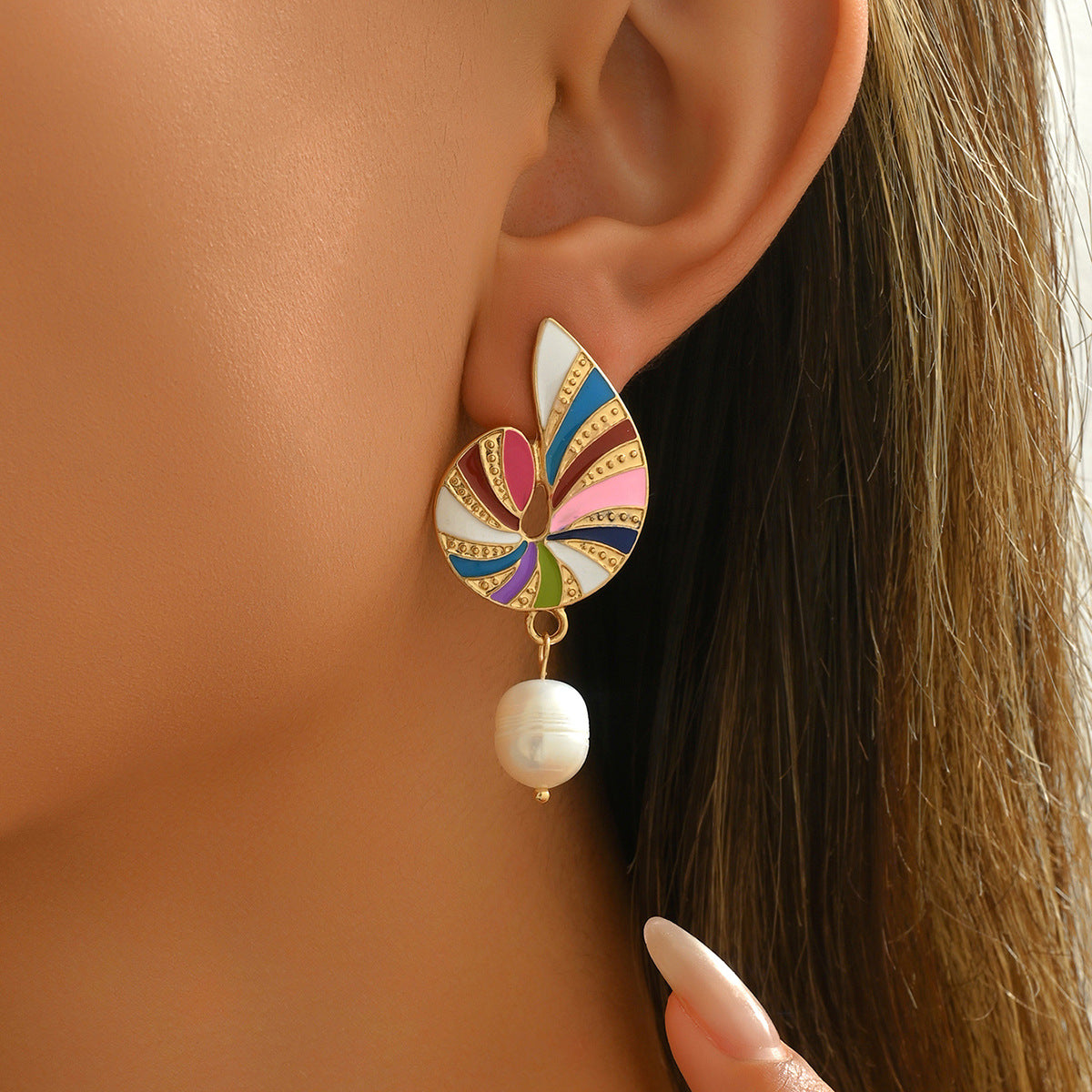 Fashionable Geometric Abalone-Shaped Enamel Earrings in Zinc Alloy with Stainless Steel Posts for Women