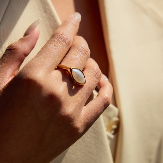 Elegant Minimalist Oval Geometric Pearl Inlay Plated Stainless Steel Ring for Women