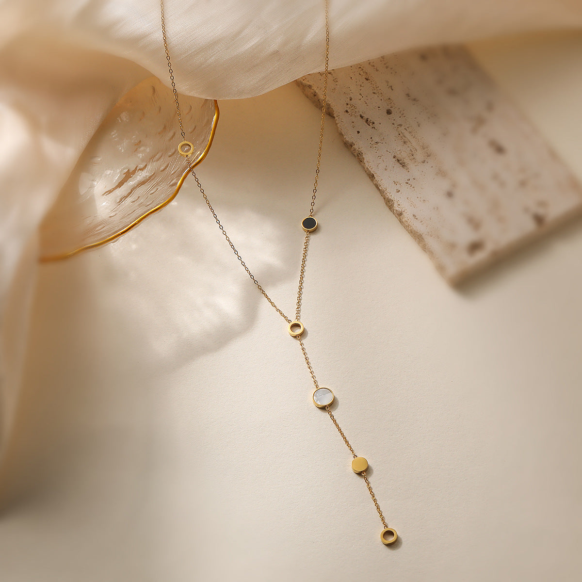 Minimalist Luxury 18K Gold Plated Heart Geometric Stainless Steel Pendant Necklace for Women