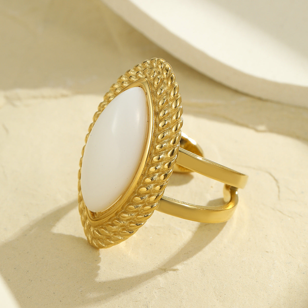 Anello regolabile aperto da donna in acciaio inossidabile placcato oro 18 carati con taglio marquise geometrico di lusso
