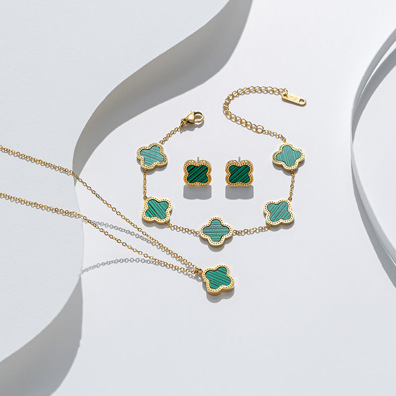 Set collana con pendente in acciaio al titanio a forma di quadrifoglio alla moda con catena a maglie per donna